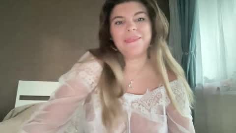 Snapshot of sweetmila_ chatting on 12-16-25, 12:43 Mila online show from 12-16-25, 12:43
