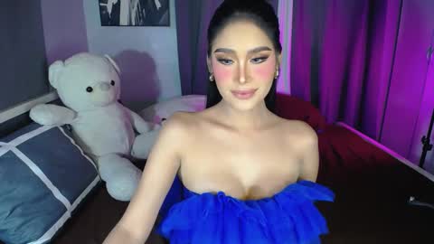 Queen ARIANA online show from 12-23-24, 12:35