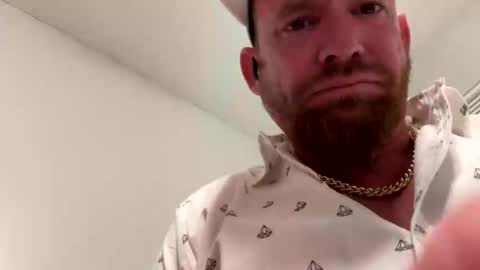 Snapshot of sweetnsexy95 chatting on 10-14-25, 04:35 WeAim2PZzz online show from 10-14-25, 04:35