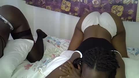 sweetpasion2 online show from 12-18-25, 11:05