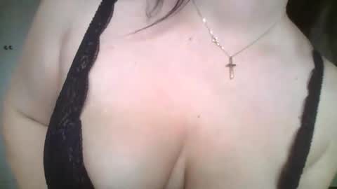 Snapshot of sweetpeach2025 chatting on 11-26-25, 01:45 sweetpeach2025 online show from 11-26-25, 01:45