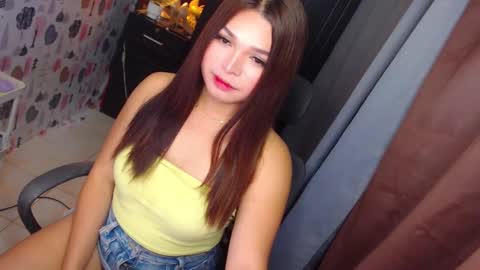 Snapshot of sweetprettyangelts chatting on 02-26-25, 06:54 angelica online show from 02-26-25, 06:54