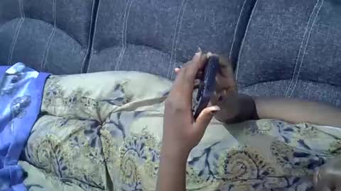 Snapshot of sweetqueen20 chatting on 11-28-25, 06:38 queen online show from 11-28-25, 06:38