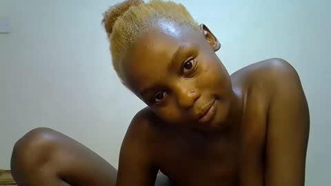 Snapshot of sweetrall chatting on 02-15-26, 11:23 Lilly online show from 02-15-26, 11:23