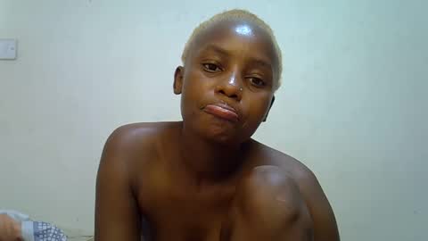 Snapshot of sweetrall chatting on 02-16-26, 11:39 Lilly online show from 02-16-26, 11:39