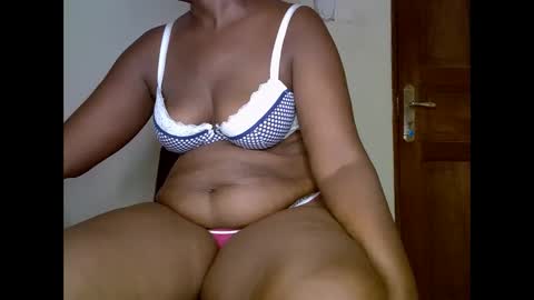 sweetrenne online show from 03-10-25, 01:12