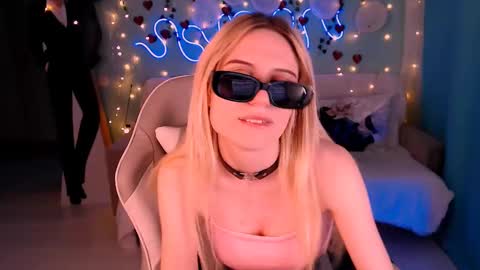 Snapshot of sweetrichal chatting on 02-18-25, 04:37 sweetrichal online show from 02-18-25, 04:37