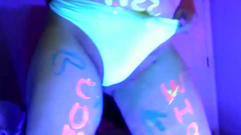 Snapshot of sweetscar22 chatting on 12-25-24, 04:12 Sweetscar22 online show from 12-25-24, 04:12