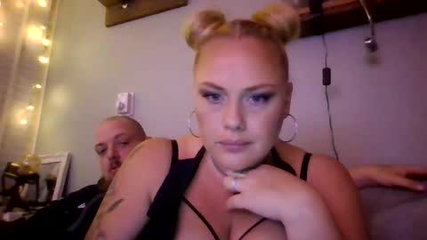 sweetsinz_ online show from 10-05-25, 09:02