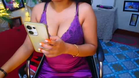 Snapshot of sweetsour18 chatting on 09-09-25, 01:05 SweetSour online show from 09-09-25, 01:05