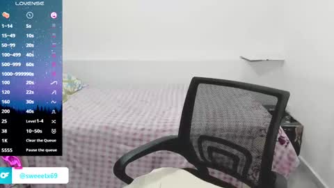 Snapshot of sweetsquirtx23 chatting on 01-03-25, 03:49 lili online show from 01-03-25, 03:49