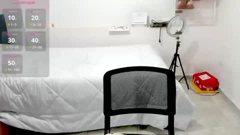 lili online show from 11-16-25, 04:07