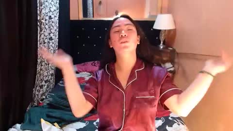 Snapshot of sweettrixiee chatting on 10-19-25, 10:32 Ms trixiee online show from 10-19-25, 10:32