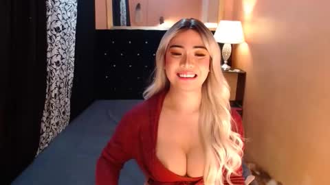 Snapshot of sweettrixiee chatting on 11-07-25, 08:25 Ms trixiee online show from 11-07-25, 08:25