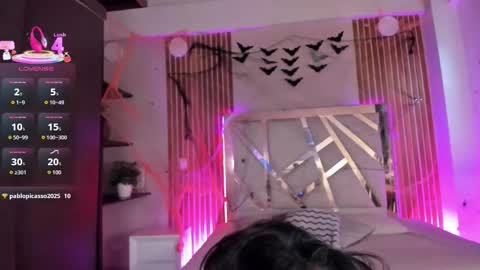 sweetviolet___ online show from 10-25-25, 12:13
