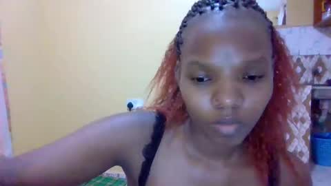 Snapshot of sweetwipe_africana14 chatting on 12-19-25, 04:03 Essy online show from 12-19-25, 04:03