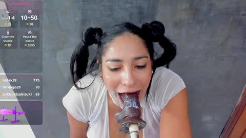 Snapshot of sweety_blowjob chatting on 01-17-25, 02:39 LINA online show from 01-17-25, 02:39