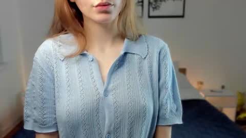 Bella . online show from 09-29-25, 07:51