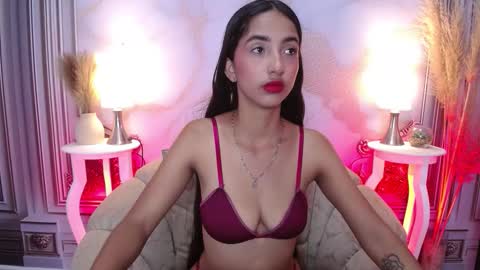 Snapshot of sweetylally chatting on 12-22-25, 11:40 LAURA online show from 12-22-25, 11:40