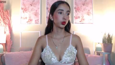 Snapshot of sweetylally chatting on 01-12-26, 11:59 LAURA online show from 01-12-26, 11:59