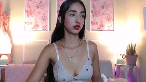 Snapshot of sweetylally chatting on 02-09-26, 11:47 LAURA online show from 02-09-26, 11:47