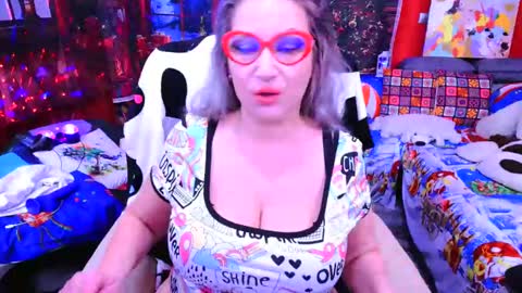 Snapshot of sweetylisahard chatting on 01-01-25, 03:57 Lisa online show from 01-01-25, 03:57