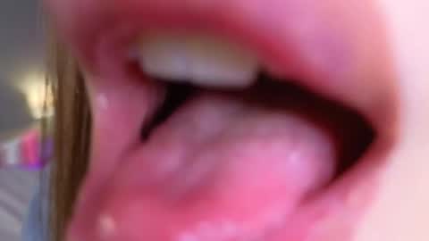 Snapshot of sweetymolli chatting on 09-28-25, 05:07 Molly online show from 09-28-25, 05:07