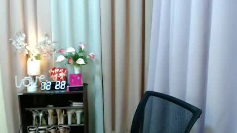 Snapshot of sweetytrannygirlxx chatting on 11-14-25, 04:22 Megan online show from 11-14-25, 04:22