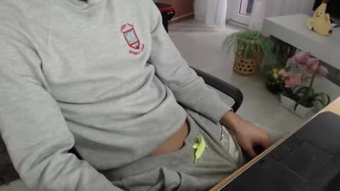 SwetLittleBoy4u online show from 10-02-25, 07:26