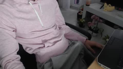 SwetLittleBoy4u online show from 11-27-25, 11:34