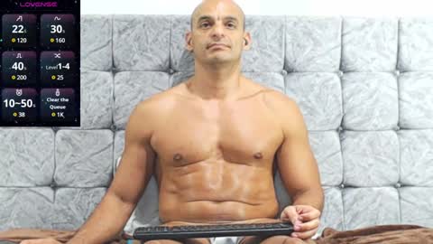 Snapshot of swimmer_summer chatting on 01-28-25, 02:21 ------- Hi Im Willy follow me do not forget to put the thumb up online show from 01-28-25, 02:21