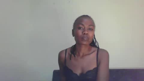 Snapshot of swtebony1 chatting on 03-12-25, 10:28 ALICIA online show from 03-12-25, 10:28