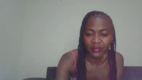 Snapshot of swtebony1 chatting on 10-16-25, 10:33 ALICIA online show from 10-16-25, 10:33