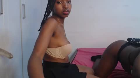 Snapshot of swyt_camillah chatting on 10-19-25, 05:24 Camillah online show from 10-19-25, 05:24