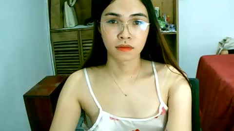 Snapshot of swyt_soleil chatting on 10-18-25, 06:48 swyt_soleil online show from 10-18-25, 06:48