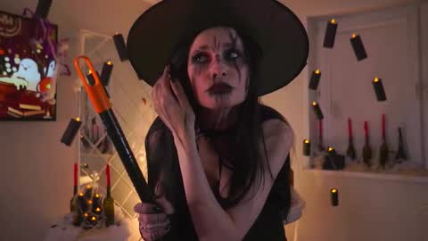 Sophie online show from 10-25-25, 11:40