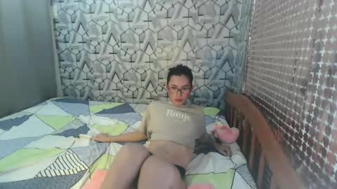 Snapshot of sydnyxox1 chatting on 01-09-26, 02:14 sydnyxox1 online show from 01-09-26, 02:14