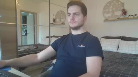 syl092 online show from 02-13-25, 01:05