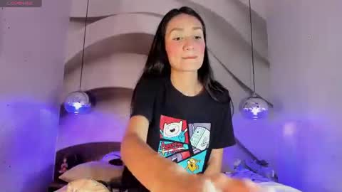 Snapshot of sylvialeos chatting on 01-16-25, 11:37 Sylvia Leos online show from 01-16-25, 11:37