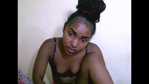 Snapshot of sylviasexy27 chatting on 12-16-24, 11:55 sylviasexy27 online show from 12-16-24, 11:55