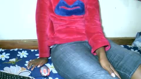 Snapshot of sylviasexy27 chatting on 12-03-25, 06:21 sylviasexy27 online show from 12-03-25, 06:21