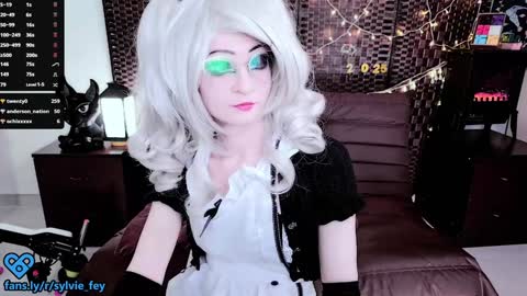 Sylvie online show from 01-06-25, 04:36