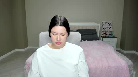 Mila online show from 11-12-25, 12:55