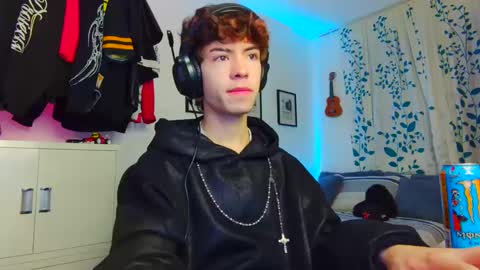 Snapshot of t0n3r chatting on 09-14-25, 12:32 TONER online show from 09-14-25, 12:32