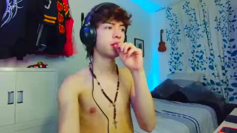 Snapshot of t0n3r chatting on 09-16-25, 02:34 TONER online show from 09-16-25, 02:34