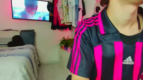 Snapshot of t0n3r chatting on 10-11-25, 02:11 TONER online show from 10-11-25, 02:11