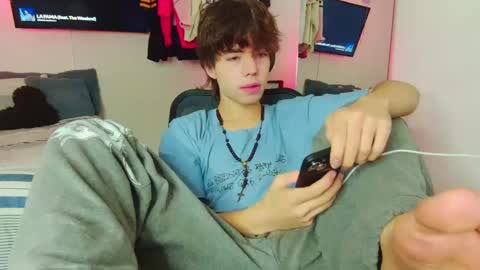 Snapshot of t0n3r chatting on 10-11-25, 06:06 TONER online show from 10-11-25, 06:06