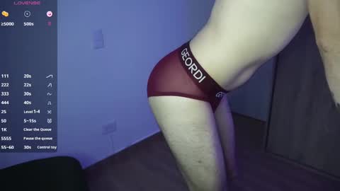 Snapshot of t0ny_wylie chatting on 12-23-24, 04:39 t0ny_wylie online show from 12-23-24, 04:39