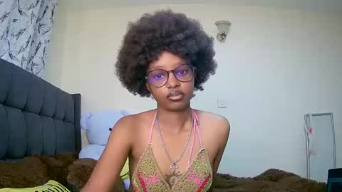 Snapshot of t_okyo chatting on 12-06-24, 09:43 TOKYO online show from 12-06-24, 09:43