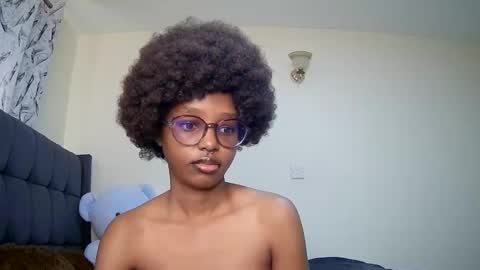 Snapshot of t_okyo chatting on 12-13-24, 07:04 TOKYO online show from 12-13-24, 07:04